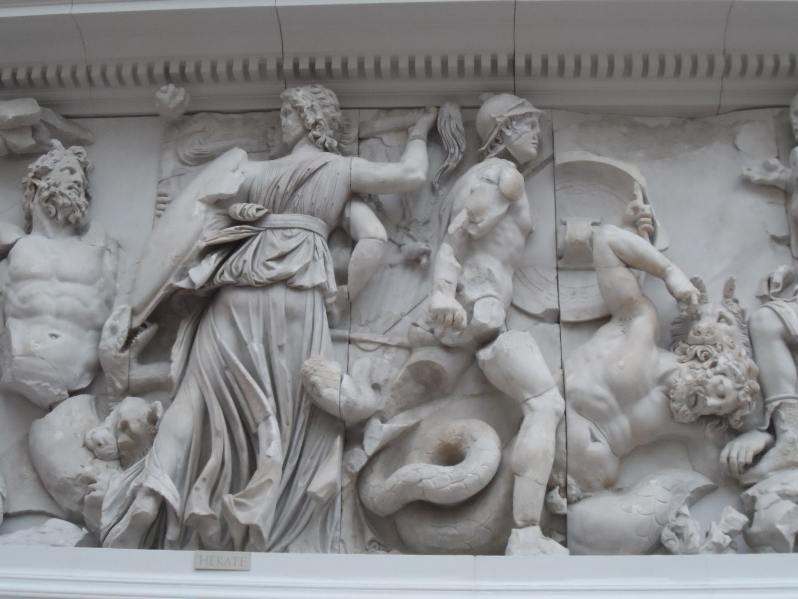 Пергамский алтарь битва богов с титанами